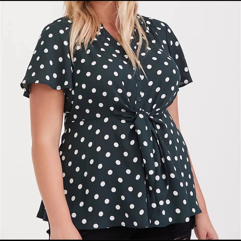 Size 0 torrid tie peplum button down